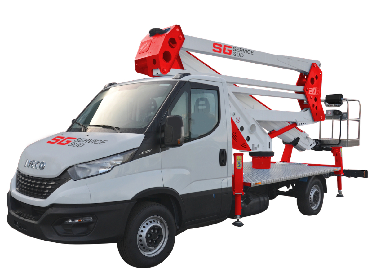 PIATTAFORMA AEREA AUTOCARRATA FORSTE20D SOCAGE CON AUTOCARRO ISUZU M21